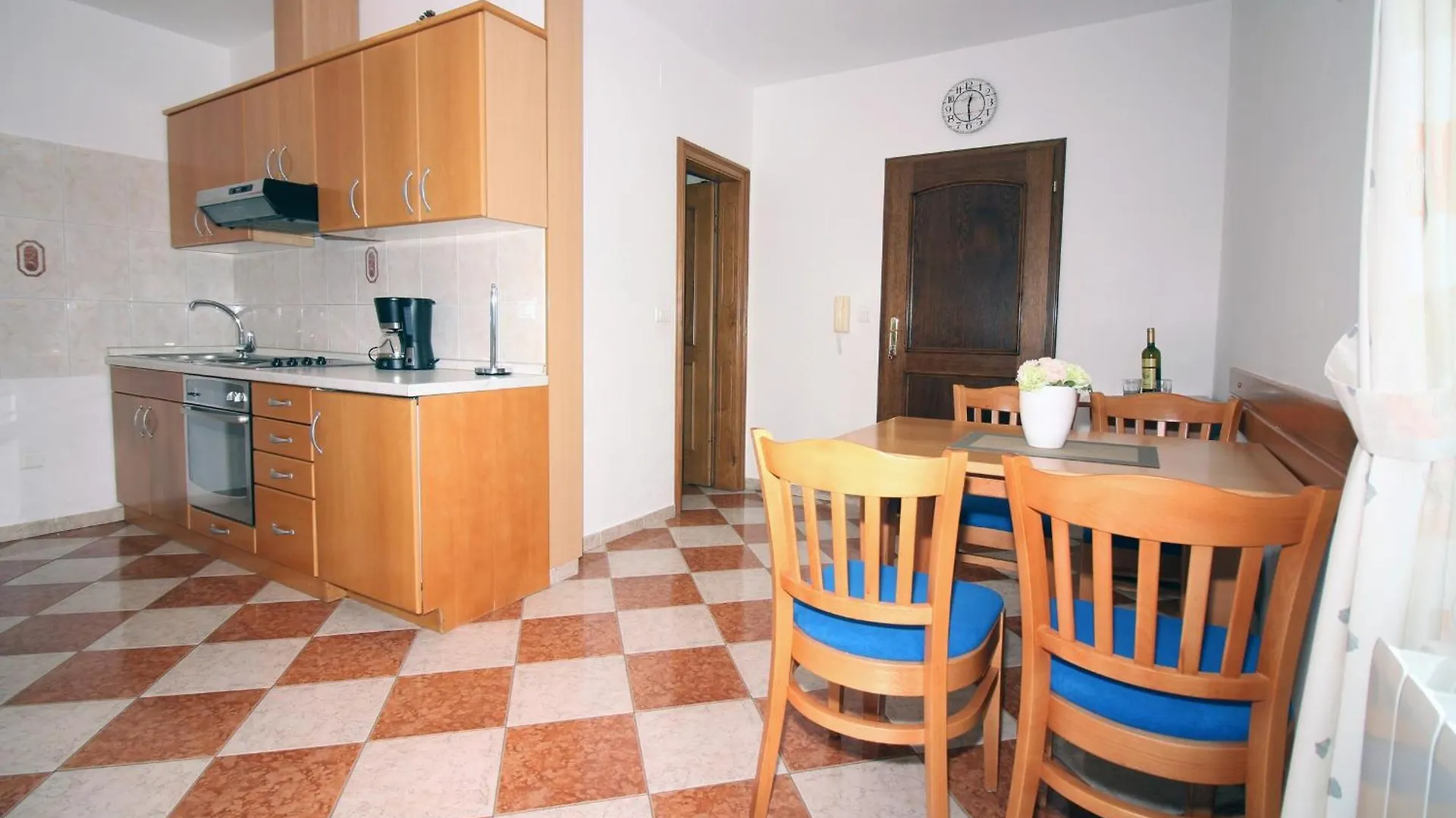 Apartmani Amado/Lozic Zára 0*,  Horvátország