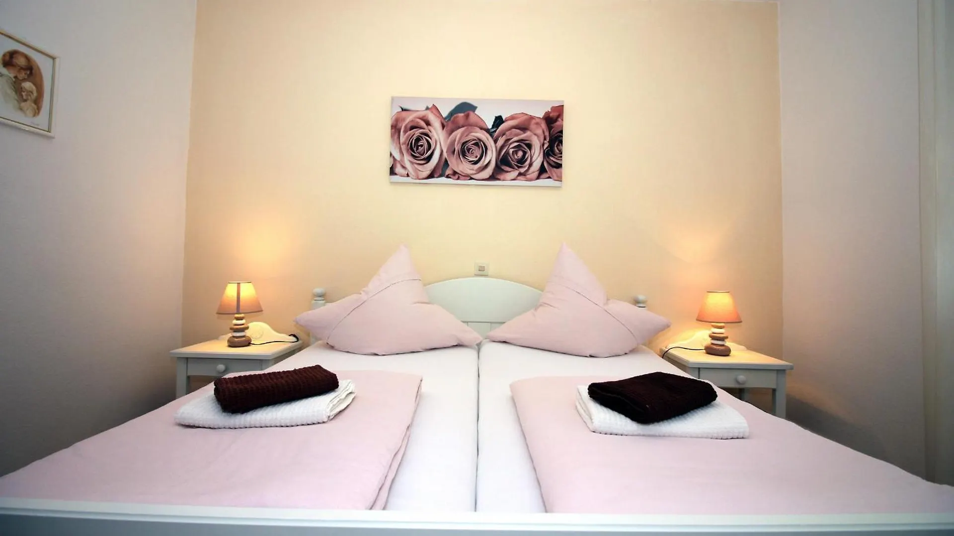 Apartmani Amado/Lozic Zára 0*,