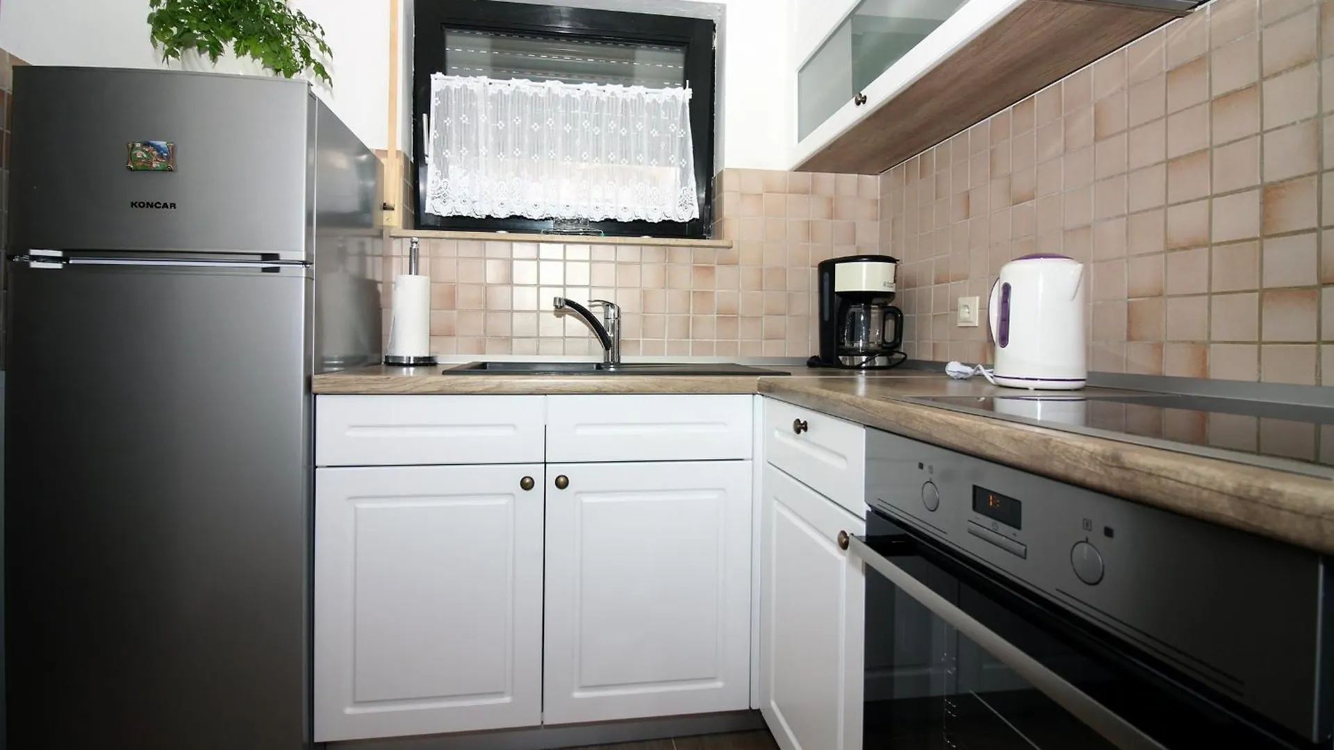 Apartmani Amado/Lozic Zára 0*,  Horvátország