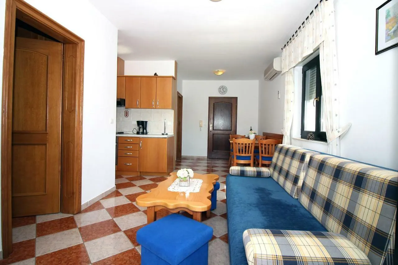 Apartmani Amado/Lozic Zára
