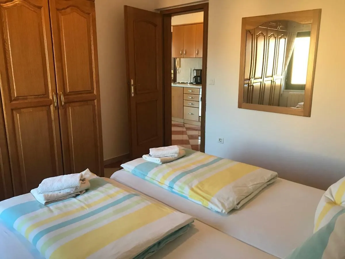 Apartmani Amado/Lozic Zára