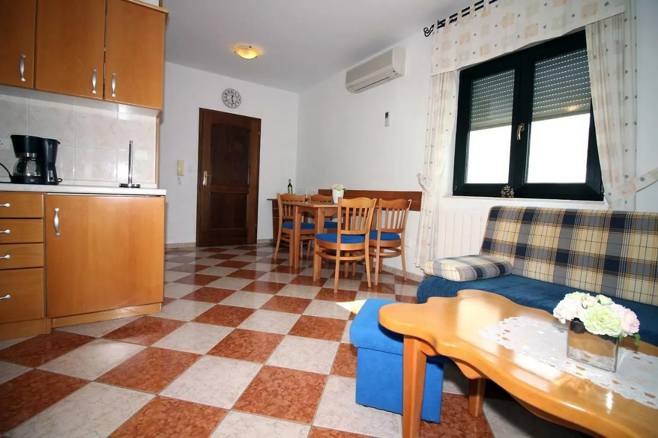 Apartmani Amado/Lozic Zára