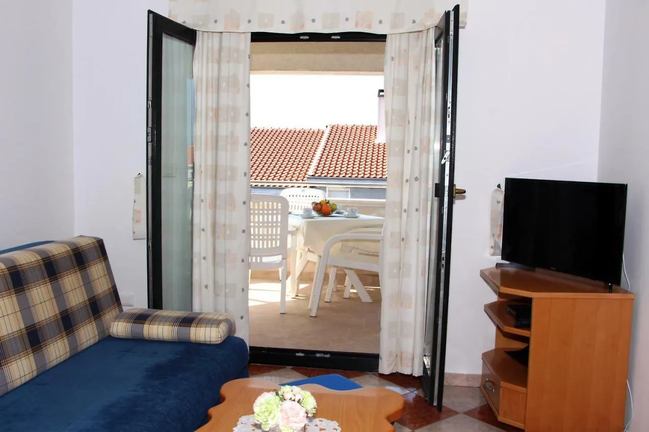 Apartmani Amado/Lozic Zára 0*,