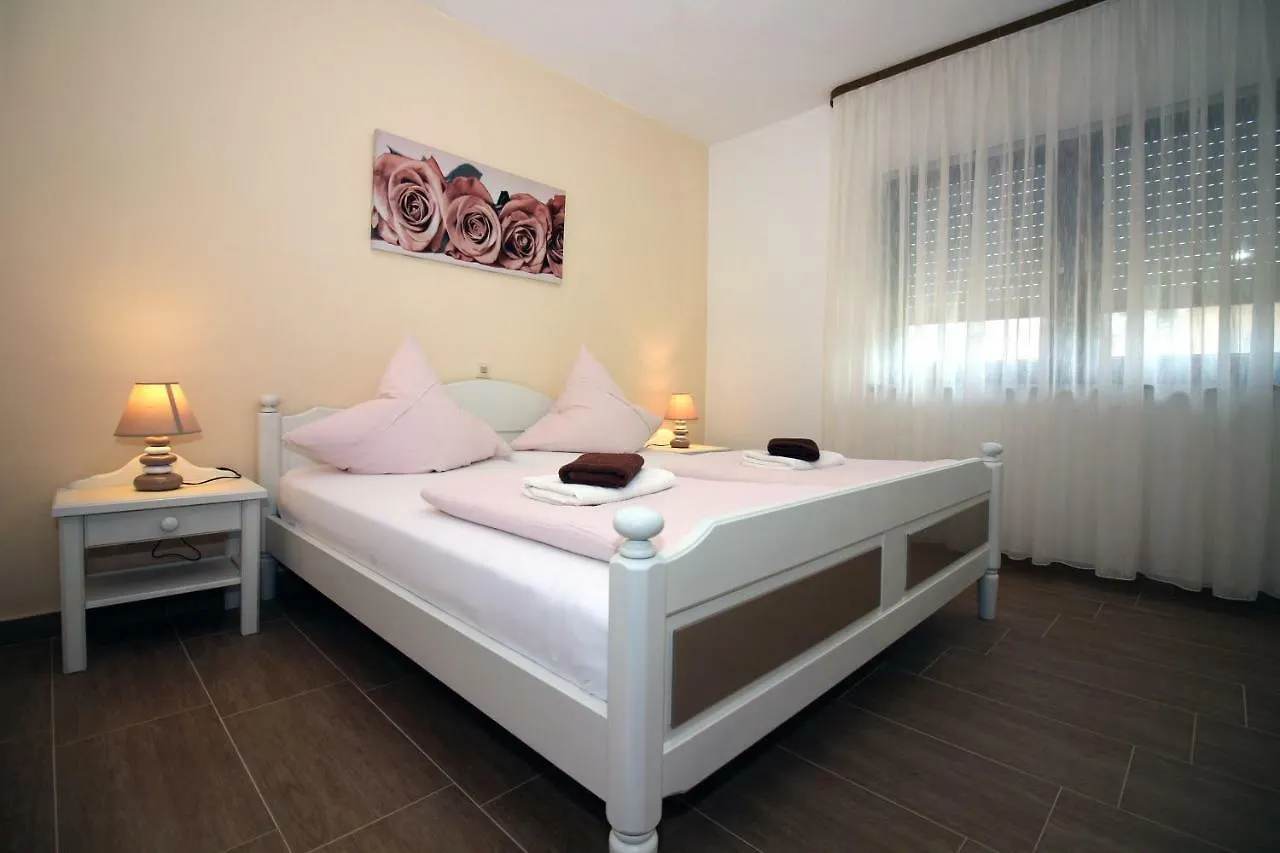 Apartmani Amado/Lozic Zára Apartman